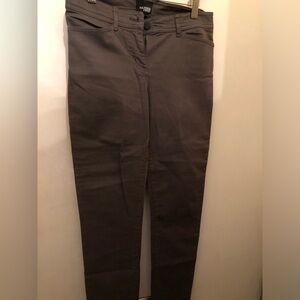 Wilfred Free grey skinny pants. Size 2. 97% cotton 2% spandex.